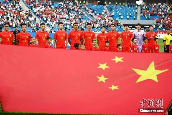 身兼制片人与编剧双重身份的应萝佳，总能一针见血地戳中项目的商业逻辑与剧作核心。