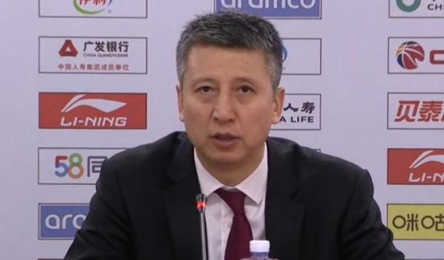 导演斯派克·琼斯、男星杰 她,她,她,终于拿到奥斯卡了!