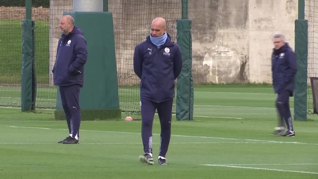 海报上，马力欧以其标志性的“顶砖块”的姿势出现。