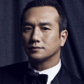 鹿晗条纹装亮相引粉丝尖叫 刘亦菲皮衣助阵杨幂 2015-10-29 28日电影《我是证人》在京举办首映红毯。